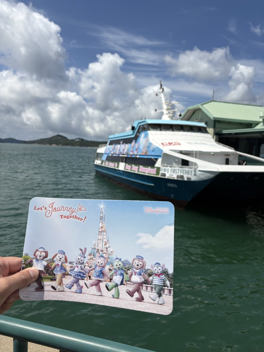 takeshioppa's tweet photo. フェリーで香港ディズニーきた。2ヶ月限定！ https://t.co/weHtUD1eFV