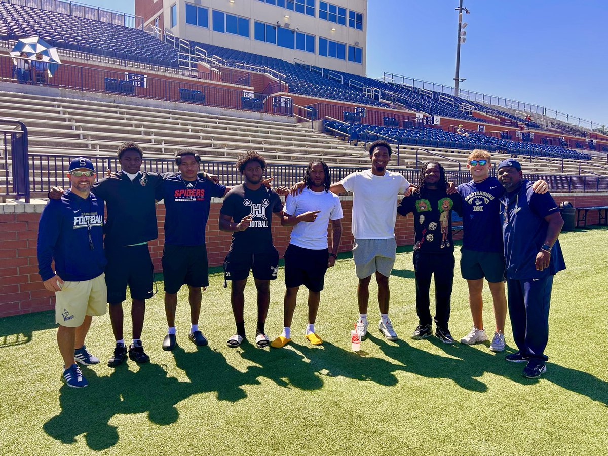 CoachChaseLear's tweet photo. What a blast!  Great people, incredible local talent, and a strong sense of community made this event one to remember. Proud to celebrate everything that makes Spartanburg special.
#ThisIsSpartanburg  #Brotherhood #UpstateCountyShowcase #TheStable https://t.co/N92SNwNMGq