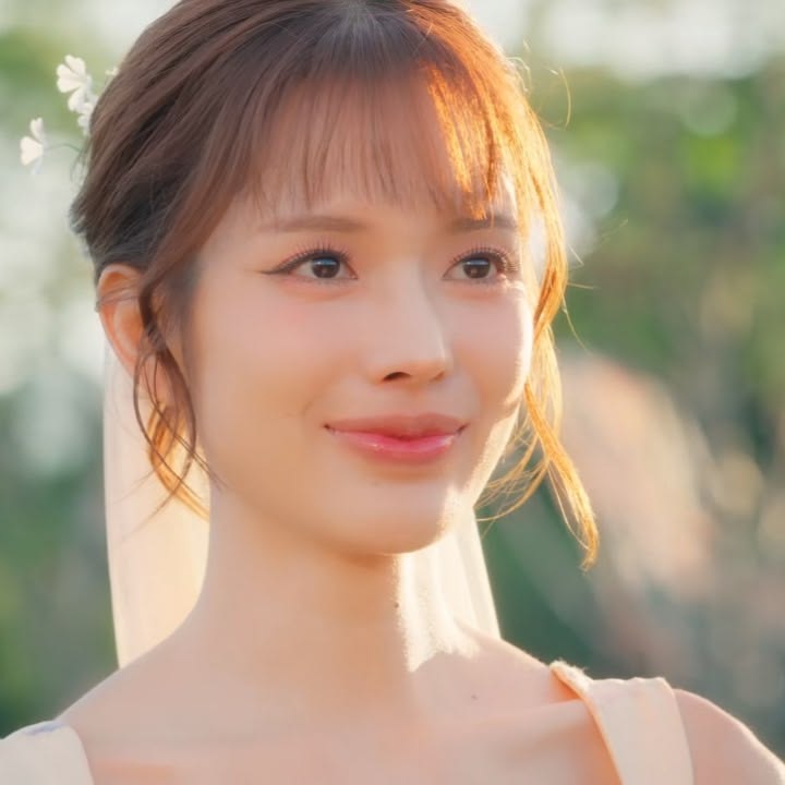 __nini98's tweet photo. Honestly, I fell in love with Mim as Rose in 4E: The Earth at first sight, but over time I've become more of a supportive fan of her. Despite being new to the industry, she worked hard and perfectly embodies her character.🌹🫶 @mimudotp

#แอปเปิ้ลมิ้ม #AppleMim #Mimpanthita https://t.co/8zexh16898