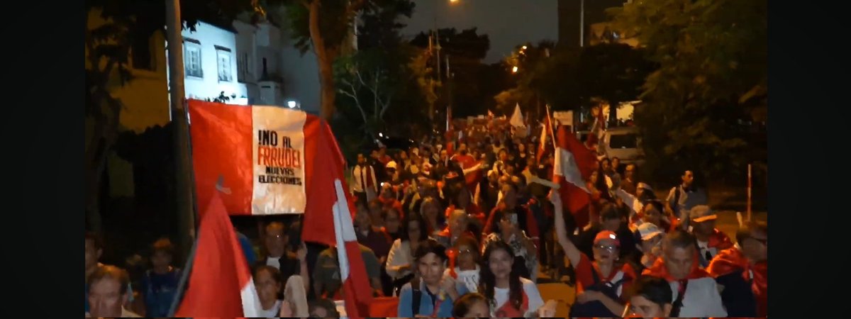 IHF1948's tweet photo. ¡Histórico! ¡Tiemblan todos los poderes mafiosos del Estado Peruano! Marcha Multitudinario se dirige hacia el Comando Conjunto de Fuerzas Armadas del Perú (CC-FFAA) para generar Golpe de Estado Cívico Militar ante el Fraude Electoral Consumado. https://t.co/dNiGPOo2tR