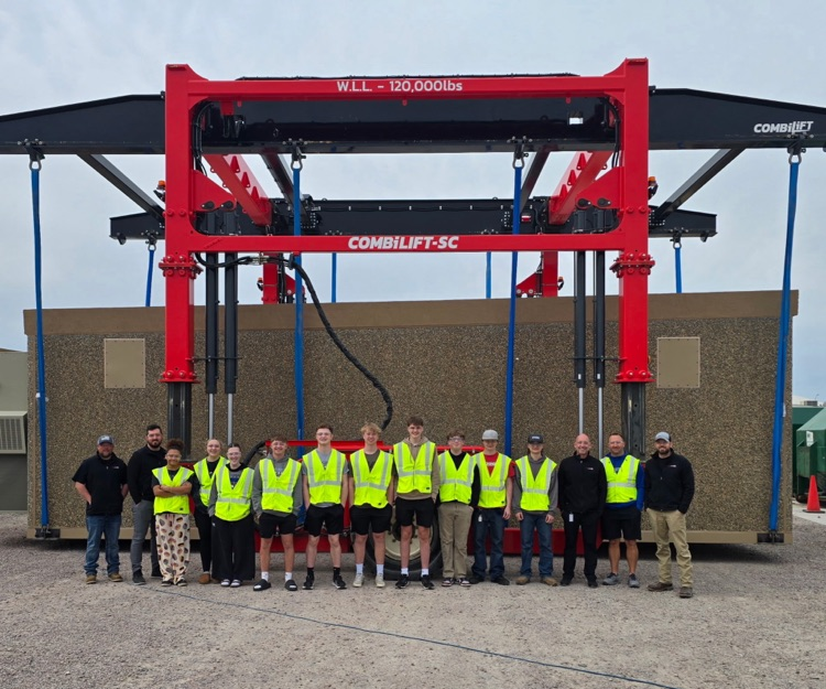 EPJSchool's tweet photo. The Intro to Tech class was able to visit Thermobond in both Elk Point and Beresford to see technology at work and talk careers and internships with leaders of the company. Very fortunate to have a great partnership with this local business. https://t.co/D4rYDSjFSp