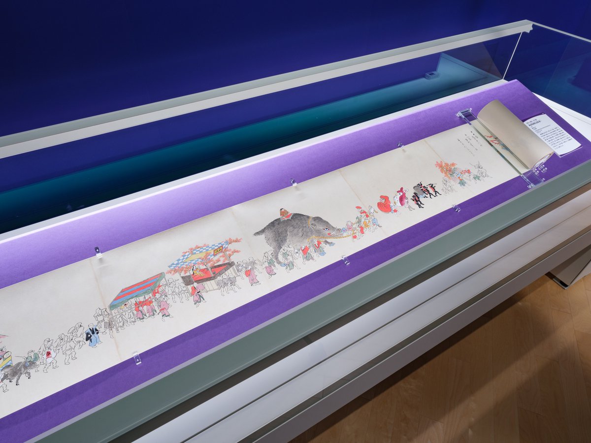 edotokyomuseum's tweet photo. ＼リニューアル記念特別展「大江戸礼賛」／
🎯開催中！（会期は5月24日まで）

当館の所蔵資料の中から、よりすぐりの逸品と初出品資料を軸に、都市「大江戸」の魅力に迫る展覧会✨

本展は会期後半となりました。閉幕が近づくにつれ会場は混雑が予想されますので、お早めのご来場をお待ちしております。
なお、現在平日ご来場のお客様に記念ステッカーをプレゼントしております🎁（休館日を除く）
無くなり次第配布終了となりますので、ご了承ください。
Photo｜ookura hideki