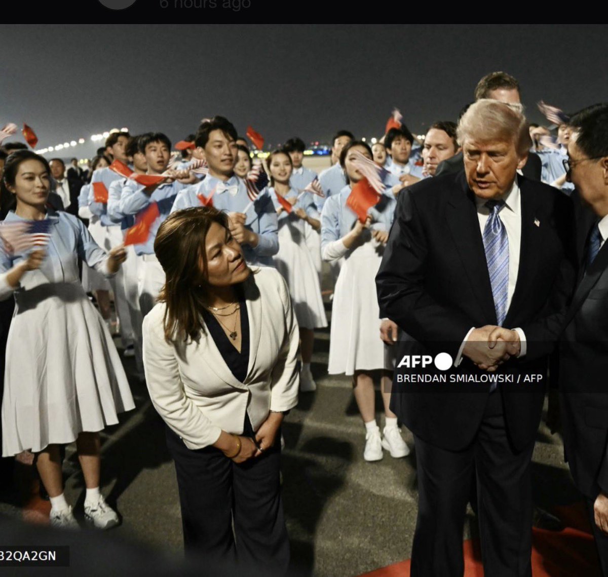 China welcome Trump with a lineup of underage girls. The only things  missing is a Bic Mac and Trump may chose not to come back 😋😋