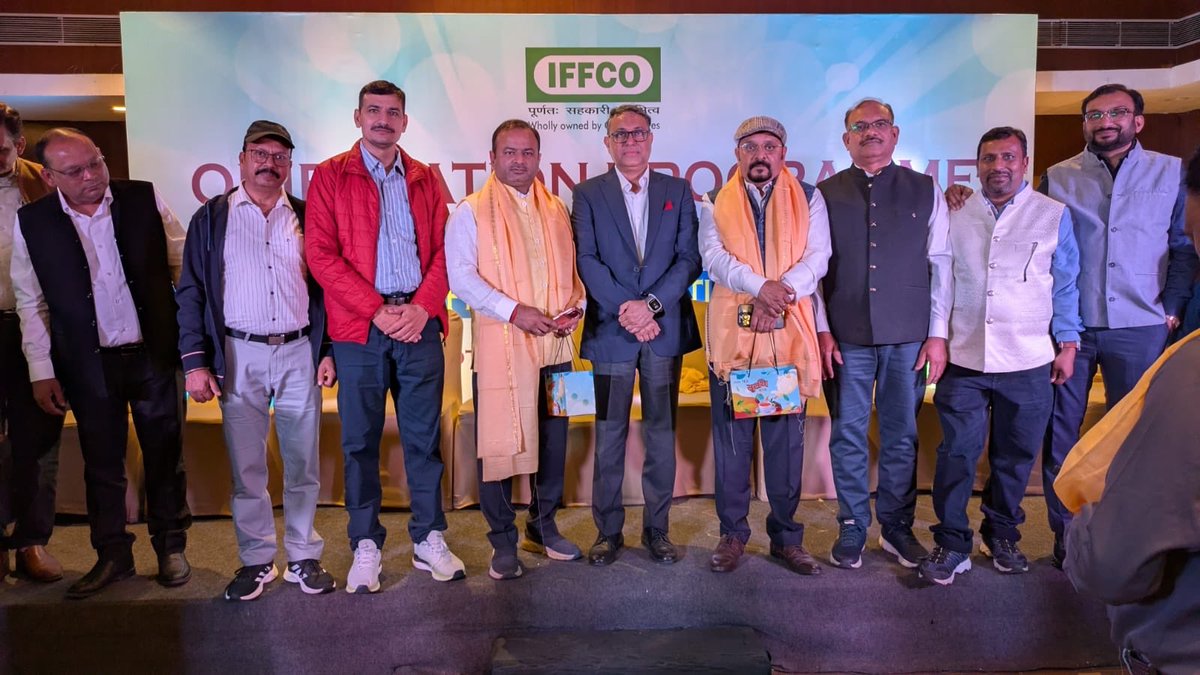 rajeshsisodia8's tweet photo. Honoured to Inaugurate the Orientation Program on #workethics and #professional excellence for Officers’ Association of all Units of #IFFCO at beautiful #Darjeeling.
@Dileep_Sanghani 
@KiritkrJPatel 
@rameshkumar2842 https://t.co/oJQA10cGq5