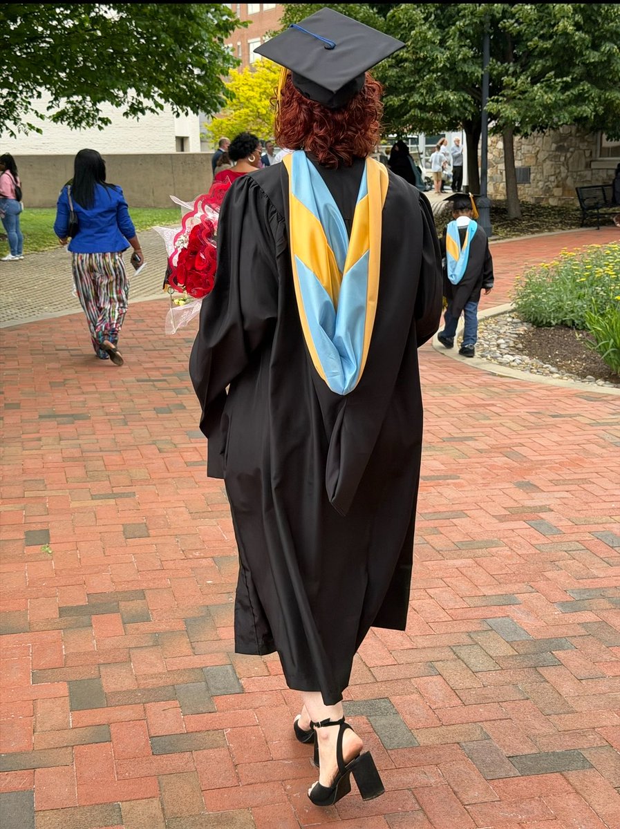@ jules • mastered it🎓 tweet media