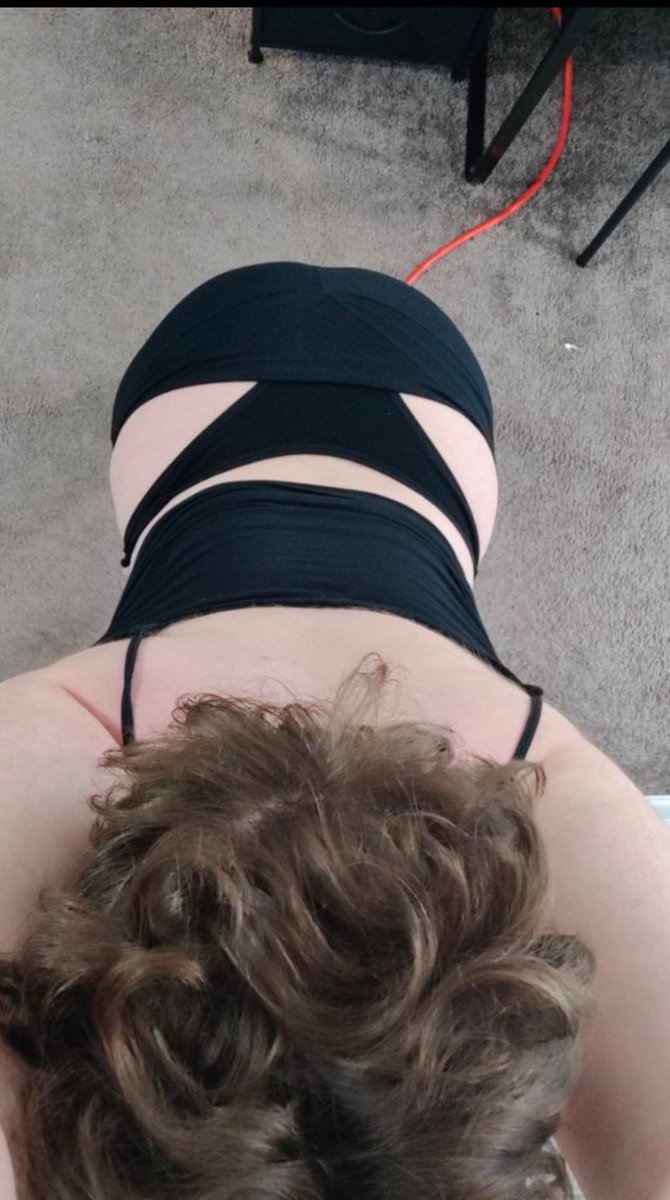 rs3er7's tweet photo. I'm feeling so hot today https://t.co/XVQWzx2ZOn