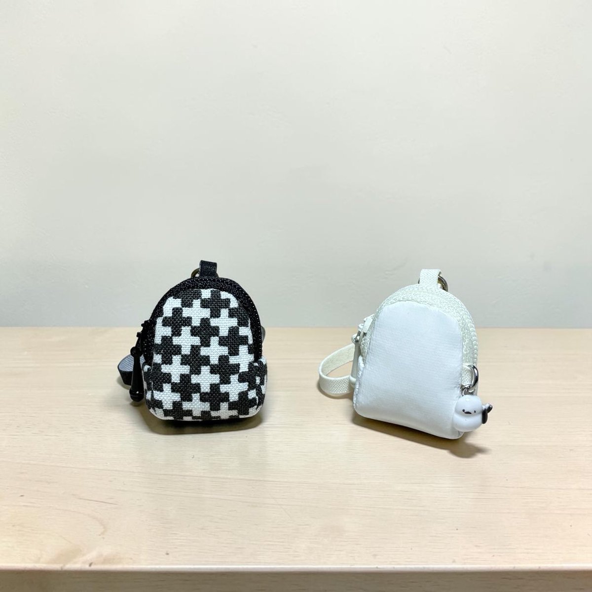 ekekoko's tweet photo. 【アウトレット】出品しました。
1/12サイズボディバッグです。
booth
https://t.co/wXdd6UtYR3 https://t.co/yvzDn6tnVL