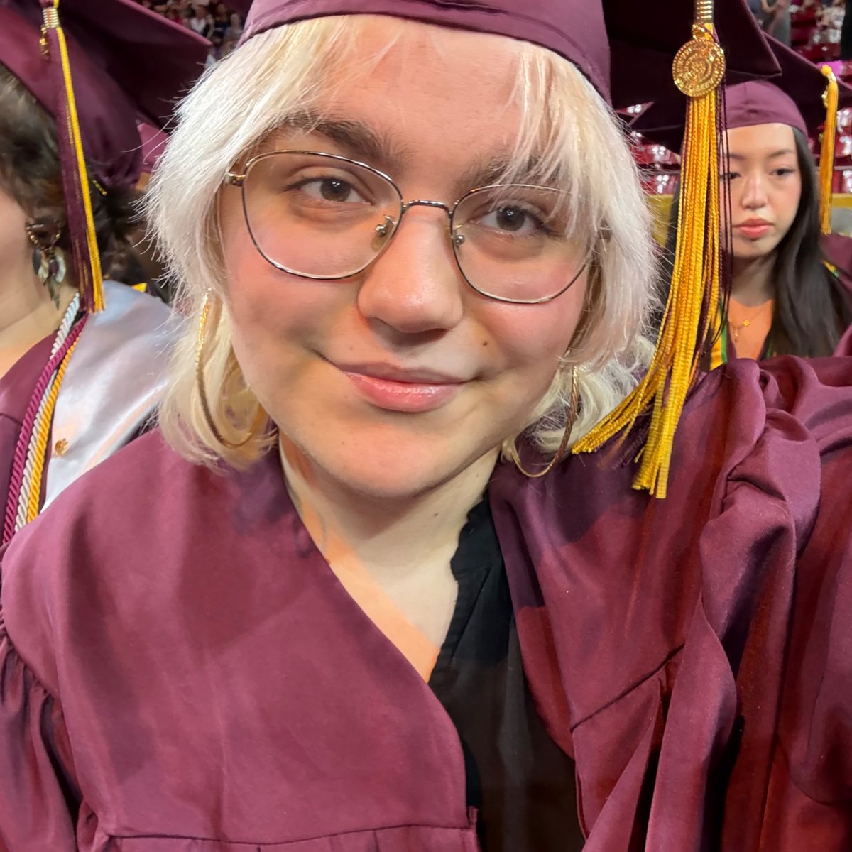 3lixirite's tweet photo. girl i just graduado🕺 https://t.co/tks8uY2Tp1