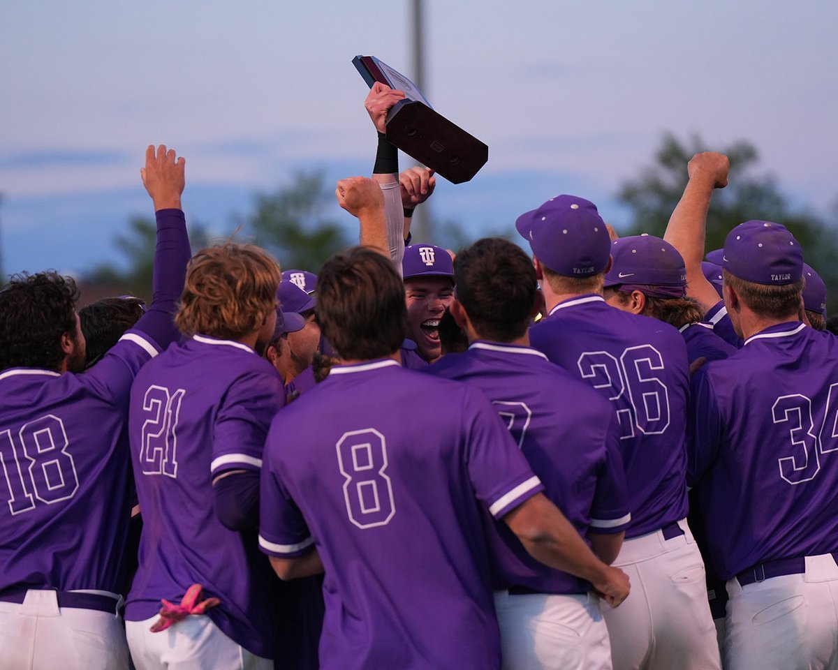 taylortrojans's tweet photo. On to Lewiston! ✈️ 

@taylorbaseball https://t.co/HKRHKD5Gao
