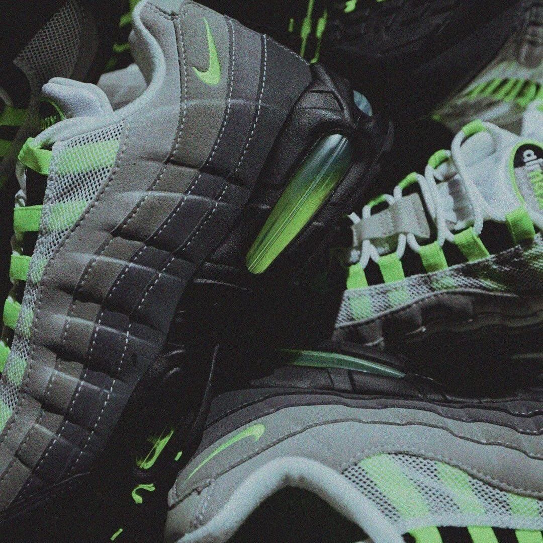 JustFreshKicks tweet media