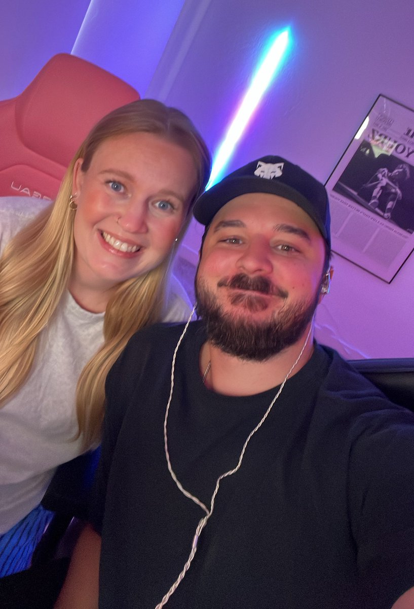 MarkClarkk tweet media