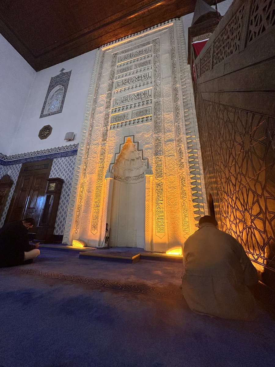 salihkoca06's tweet photo. …
Ben sana şah damarından daha yakınım ,diyen bir Rabbin var ..
Umutsuzluğa kapılma…

Hayırlı Sabahlar….

#sabahnamazı https://t.co/yrLZHI07Jx