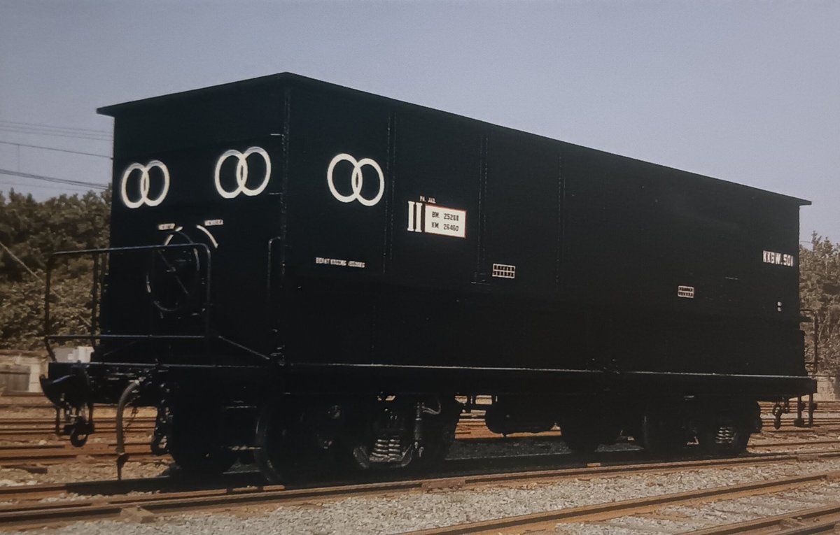 TStm38's tweet photo. 鉄道輸出 インドネシア国鉄
日本車輌製造豊川製作所 
Nippon Sharyo(30-100th) RollingStock book
日車の車輌史 昭和30年から100周年まで 鉄道史資料保存会
#日本車輛 #インドネシア国鉄 #鉄道輸出 https://t.co/RQaE6MBPP2