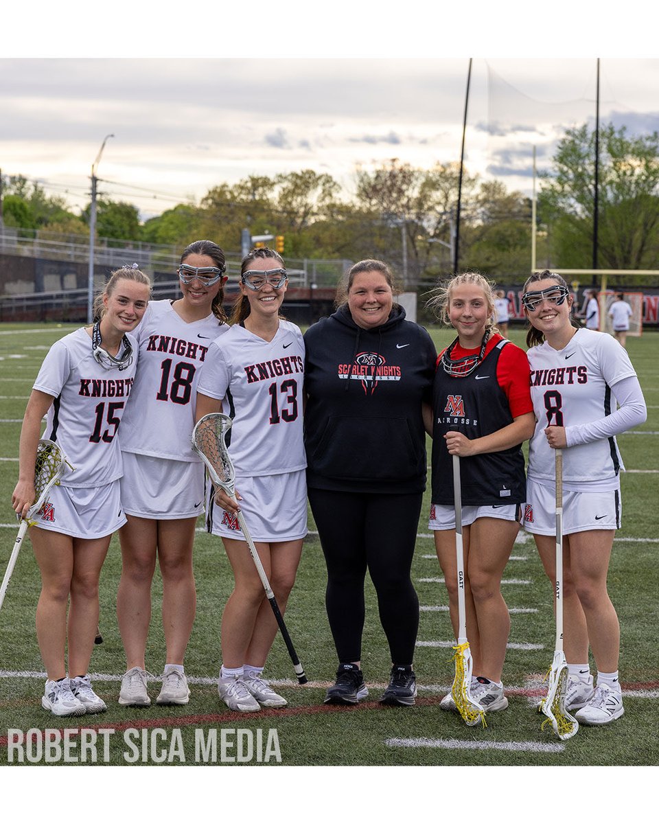 robertsicamedia's tweet photo. Senior Night under the lights.🥍💐🔥

North Andover Girls Lacrosse celebrates its seniors with a win over Central Catholic.

What a night for this program.

📸: Robert Sica
#GirlsLacrosse #SeniorNight #GameDay #HighSchoolSports
@NA_Athletics @NA_GLAX @GlobeSchools @BGlobeSports https://t.co/Qs74Pb8k81