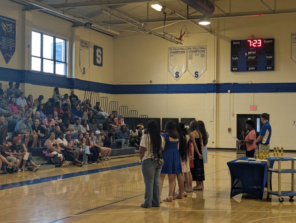 JPersinski's tweet photo. Thank you to the coaches, students, and families who celebrated our student-athletes tonight at the Spring Sports Awards! @smfalcons #FalconsSOAR https://t.co/wabMb1G8nH