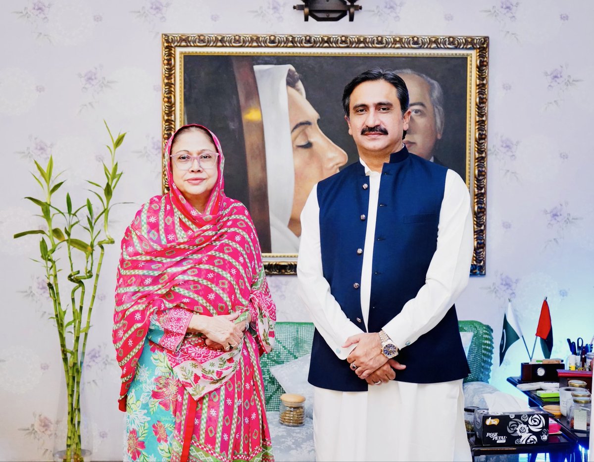 SaenBuxPPP's tweet photo. کراچی: زرداری ہاؤس میں فریال تالپور کی صدارت پی پی پی ضلع گھوٹکی کا اہم اجلاس۔ نثار کھوڑو، شرجیل میمن، جام اکرام اللہ دھاریجو اور میر بابر علی خان لونڈ سمیت دیگر قیادت کی شرکت۔ اجلاس میں تنظیمی امور اور مستقبل کی حکمت عملی پر غور کیا گیا:

#PPP #Ghotki #Sindh #ZardariHouse https://t.co/J95jEYQfrT