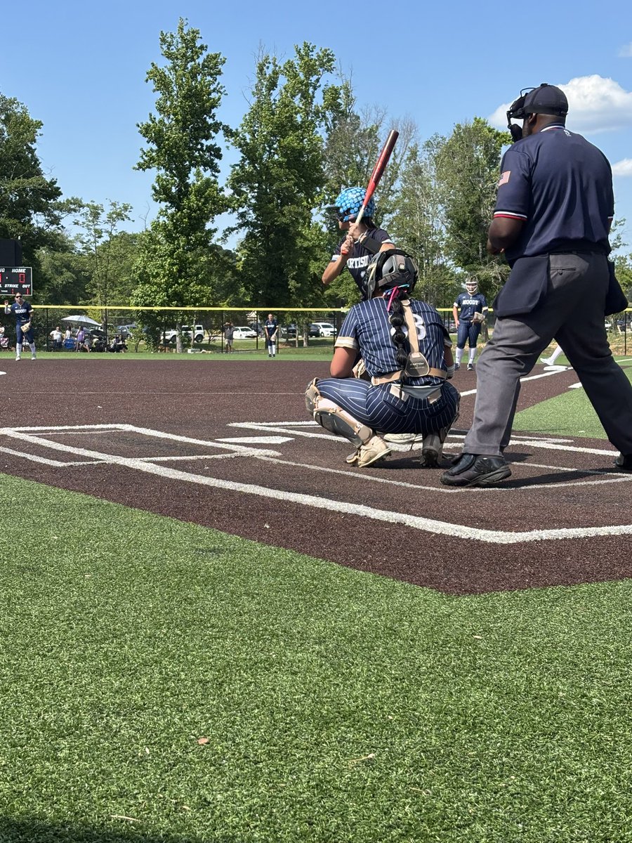 peytoncatcher09's tweet photo. Undefeated for the day. Back at 9am tomorrow to finish Regionals!!! #bluemapchasing https://t.co/pjXPsyNEi6