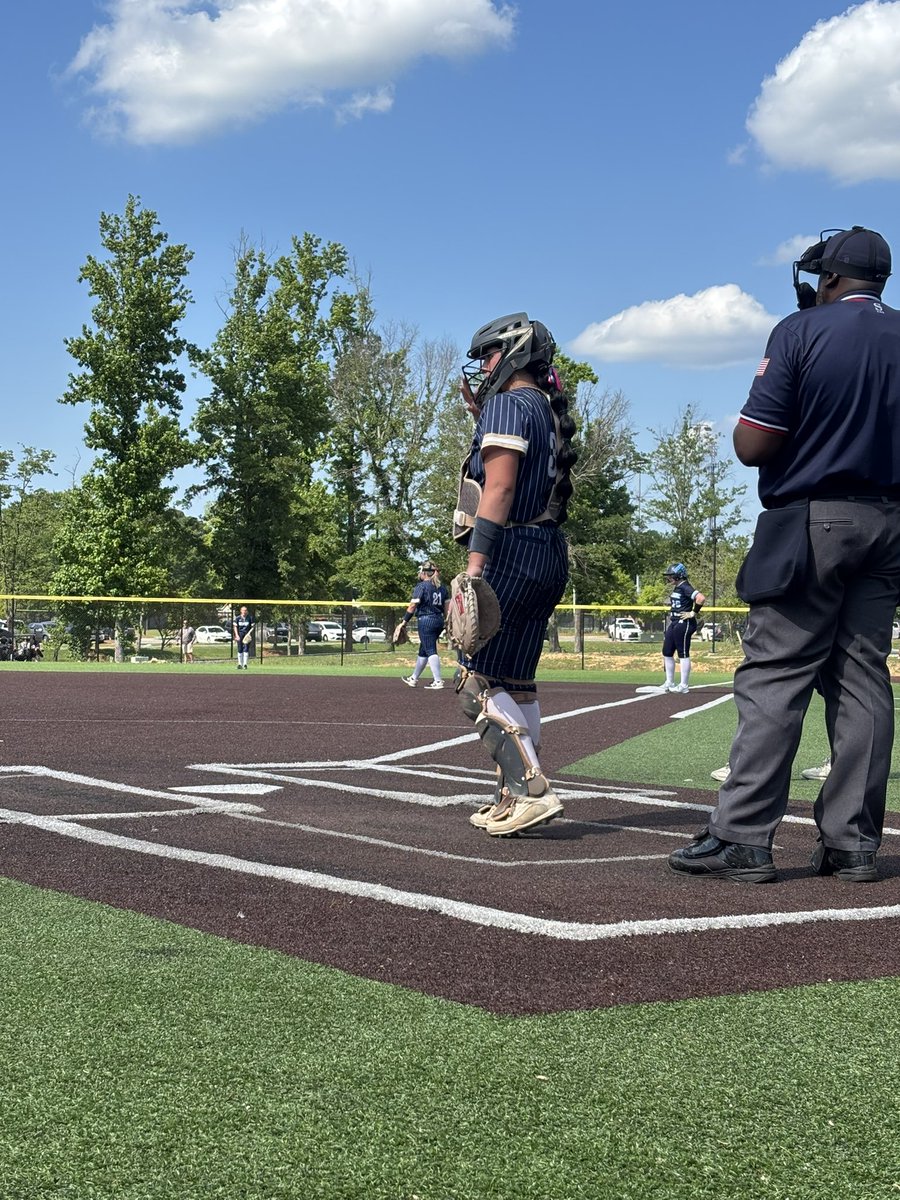 peytoncatcher09's tweet photo. Undefeated for the day. Back at 9am tomorrow to finish Regionals!!! #bluemapchasing https://t.co/pjXPsyNEi6