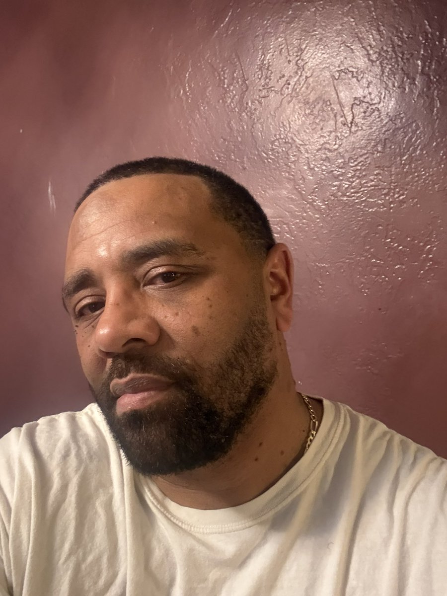 bigdru412's tweet photo. Fresh haircut and feeling pretty good now. If only it were Friday. https://t.co/3E2ZQqCbdJ