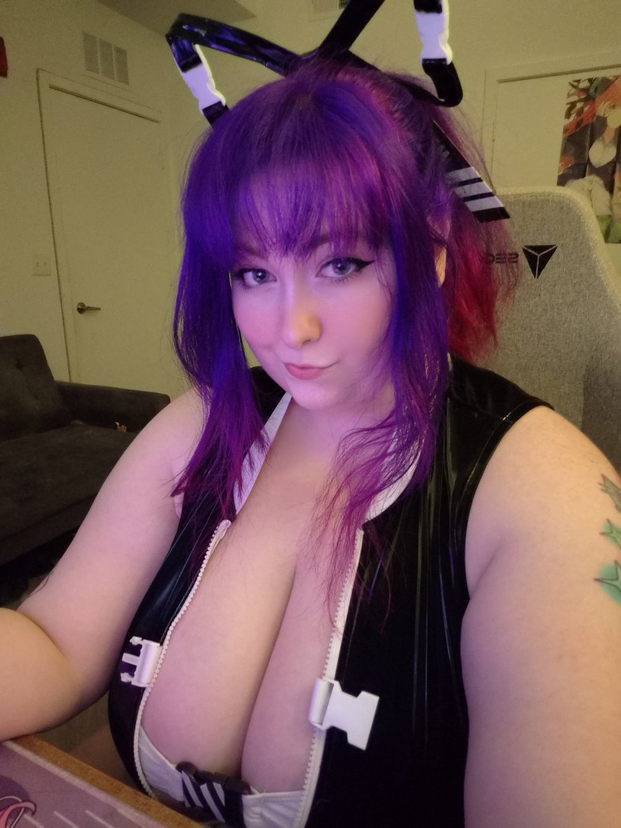 Battie 🦇💜 tweet media