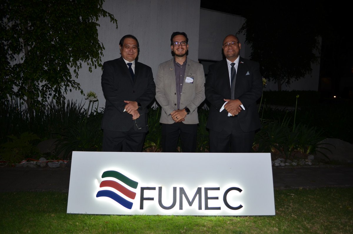 FUMEC_ORG's tweet photo. La estrecha colaboración entre @CIDESIMX  y FUMEC construye puentes entre la academia y el sector empresarial para impulso al desarrollo tecnológico, el talento especializado y el crecimiento del ecosistema de semiconductores y alta tecnología. https://t.co/dWvNHcF888