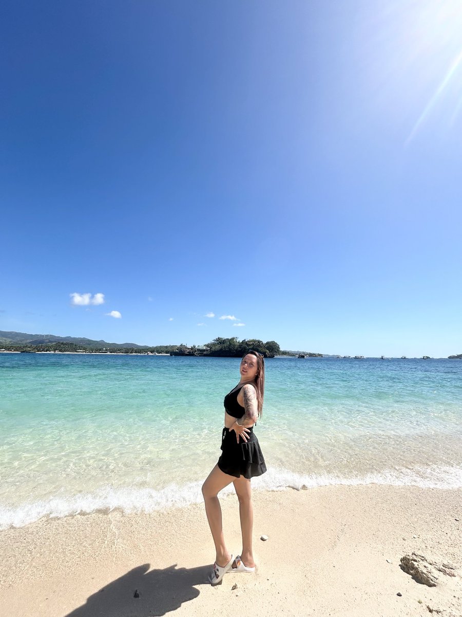_yennaguit's tweet photo. shore thing 💙 https://t.co/tvawmX8BgR