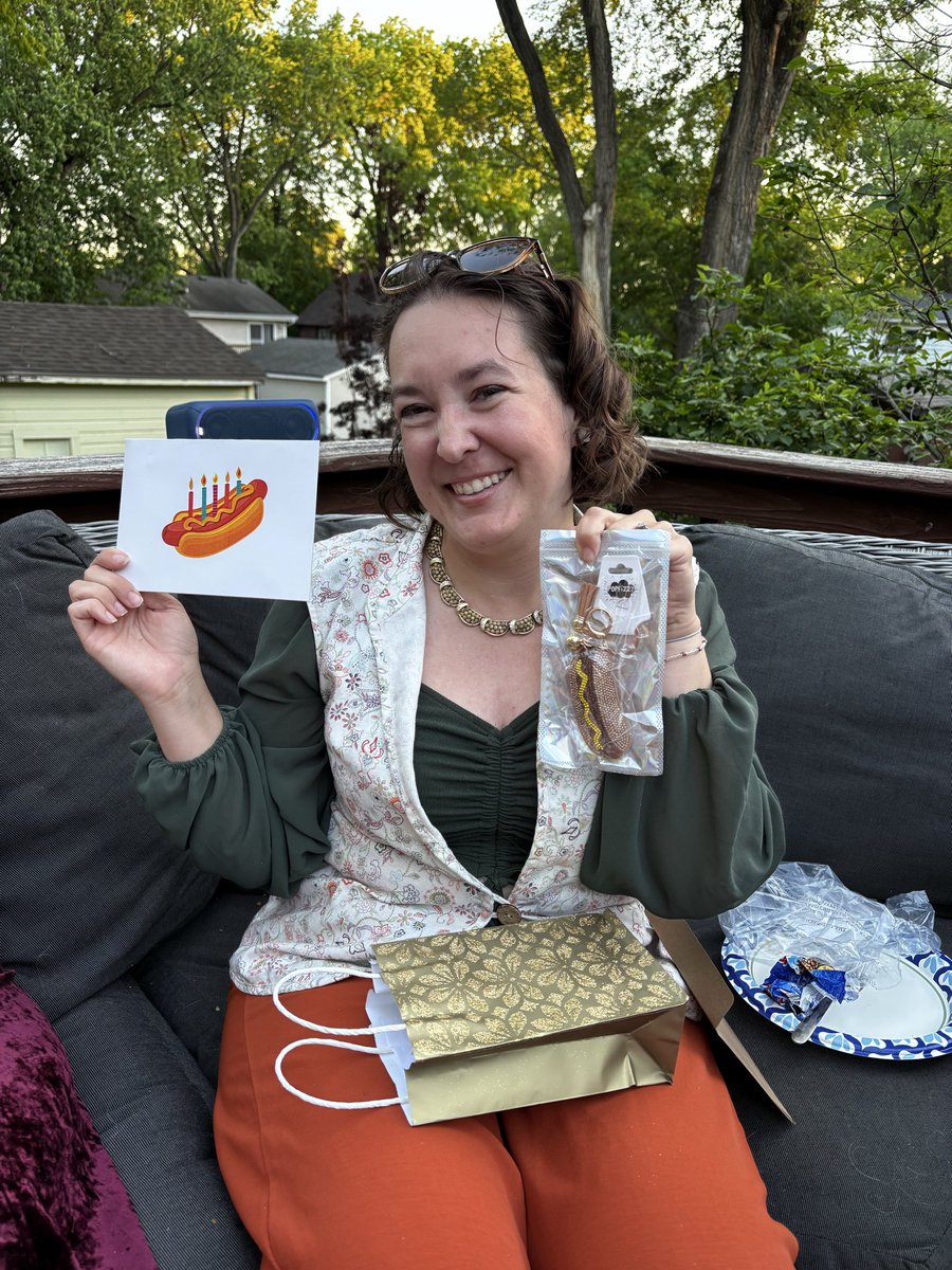 BasicStitchAly's tweet photo. Hot dog themed birthday party was a success https://t.co/fQVVbZBhQ6
