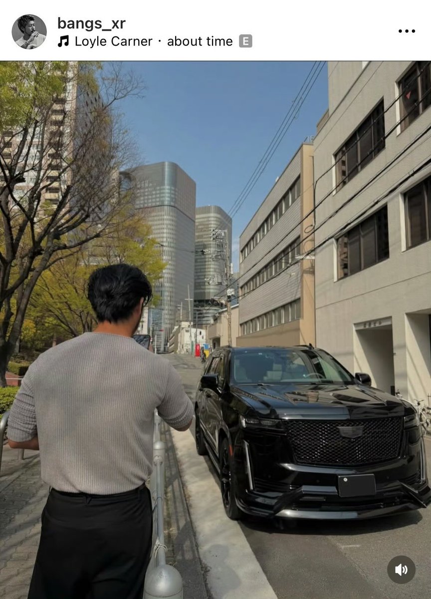 SunnyrainHCN's tweet photo. 25/05/14 Hiro and his Cadillac Escalade (even though he doesn’t publicly reveal his height, both Hiro and Ryota are probably quite tall🤔)

#HiroakiRyota https://t.co/CobLiVKUnl