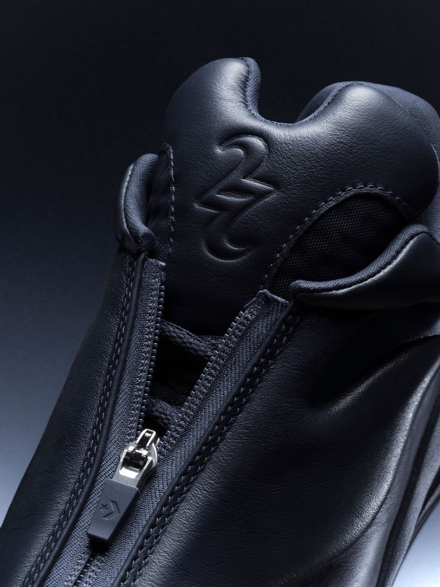 Foot Locker tweet media