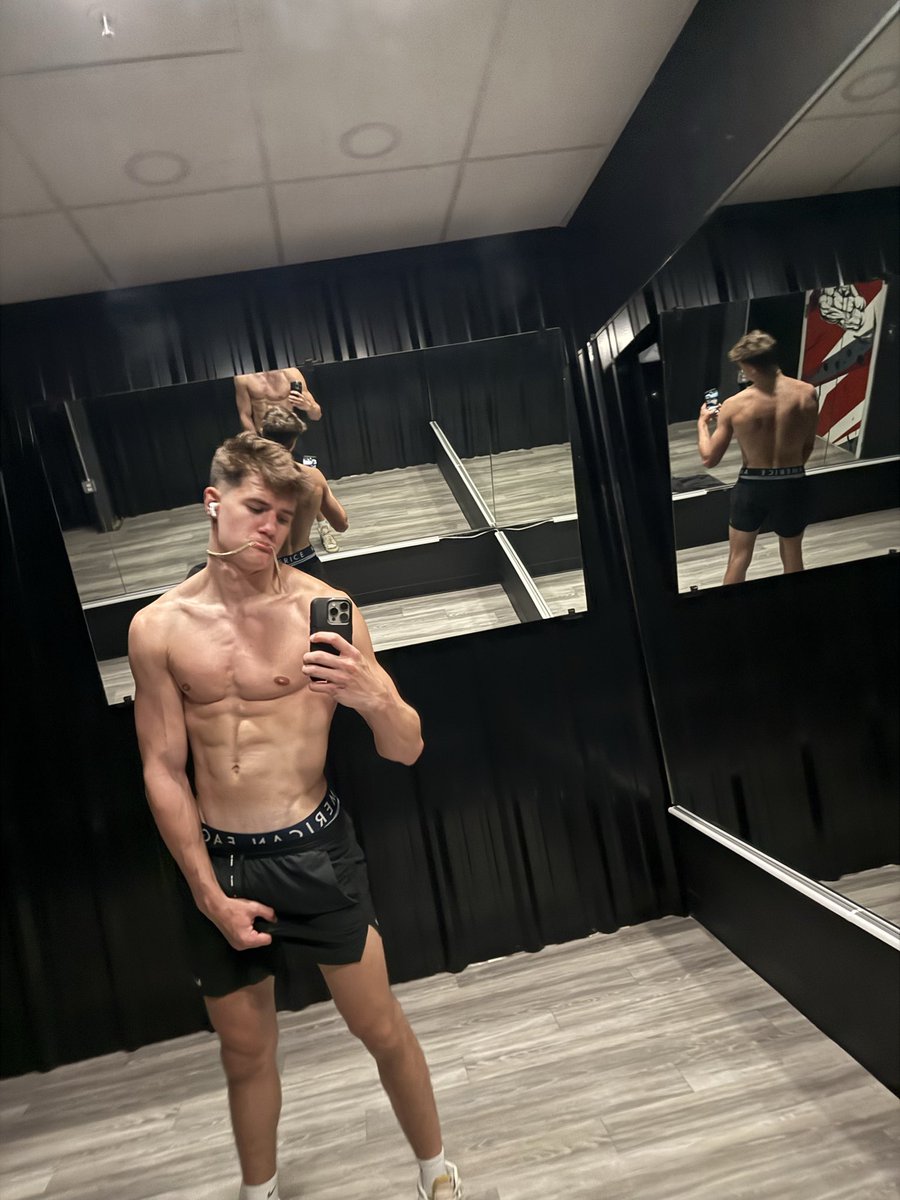 voidzel's tweet photo. What’s up Twitter

https://t.co/sNAcQwGeA5
#onlyfans #model #hotmodel #OFguy #spicy #onlyfansmodel https://t.co/OVEQ2K8Mk2