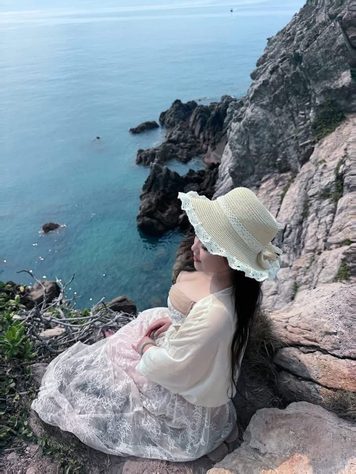 ttrang150604's tweet photo. Em yeu bien https://t.co/MdUSwPUACu