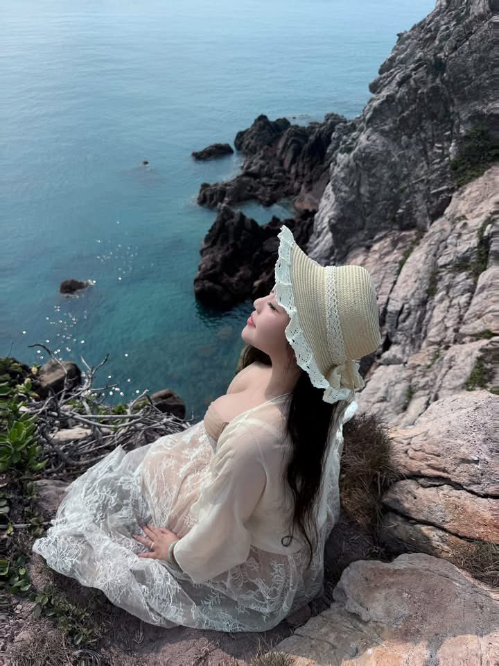 ttrang150604's tweet photo. Em yeu bien https://t.co/MdUSwPUACu