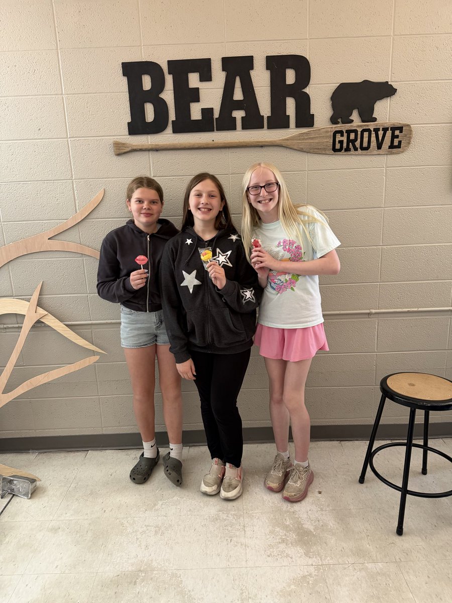 BizMathGuy's tweet photo. 🍪🏆 Business Math 6 wrapped up the Tik Tok Cookie Challenge and after tough judging, the champions were… THE LOONS! 🎉
Their cookies impressed the judges with outstanding taste, texture, and appearance. Students showcased creativity, teamwork, and baking talent! @ByronMSBears https://t.co/hjmiMrlgGb