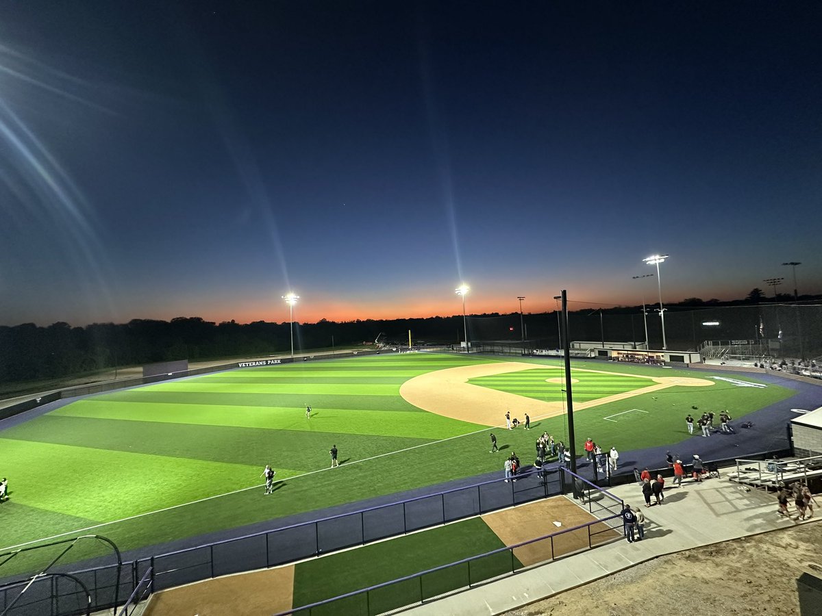 GSV_STL's tweet photo. Beautiful brand new Veterans Park at Mascoutah High School. Truly a top tier ballpark in the St. Louis area and Illinois. @MHS19Baseball @MHS19_ATHLETICS https://t.co/UlSSWbTob0