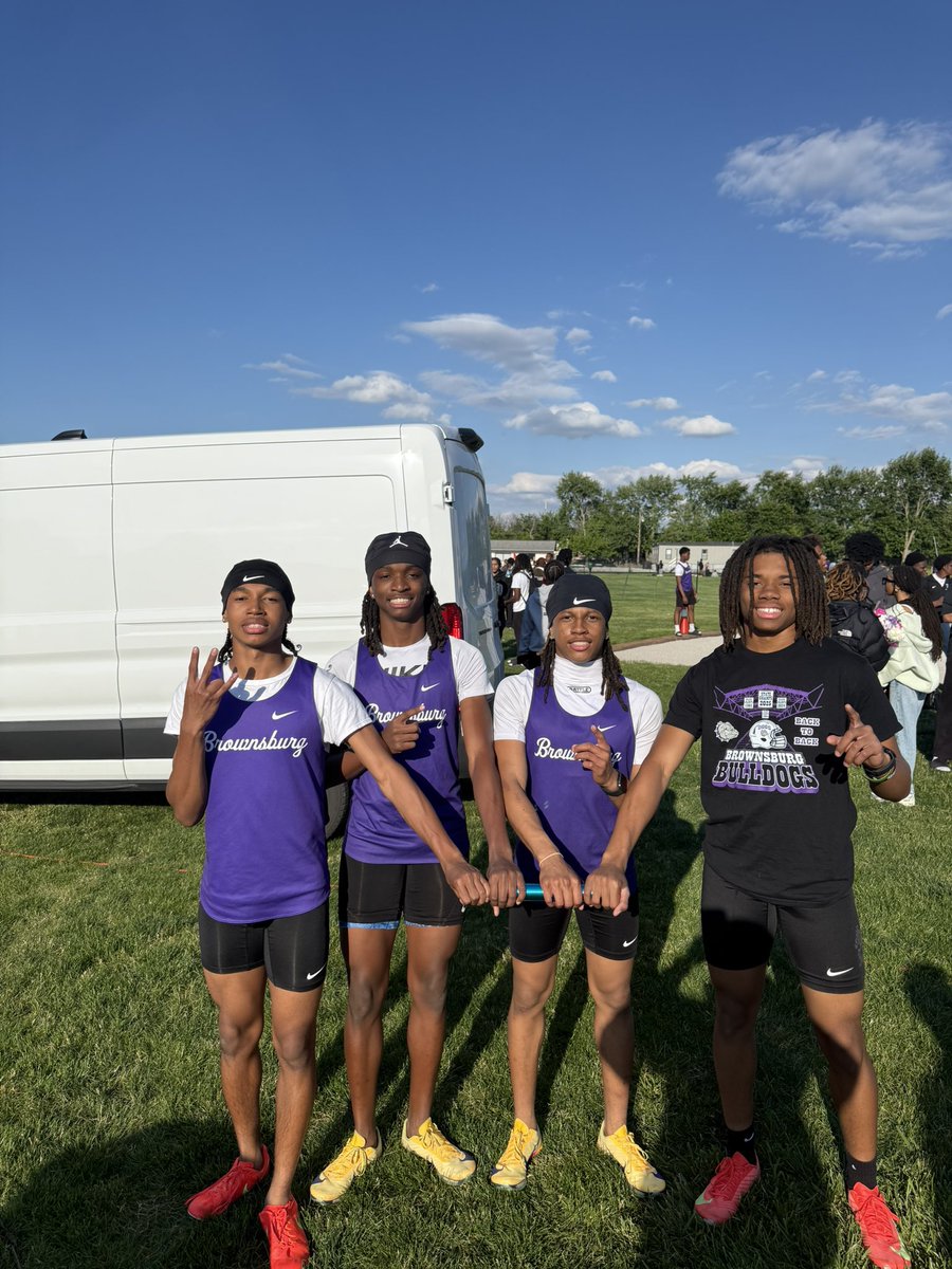 BHSDogsTrack's tweet photo. Your new freshman outdoor school record holders in the 4x100 meter relay!!

Loulani Clarke
⬇️
Jordan Redmon
⬇️
Taevin Owens
⬇️
Amir Muhammad

🚨43.43🚨

#speedkills https://t.co/tTrlKyF8cB