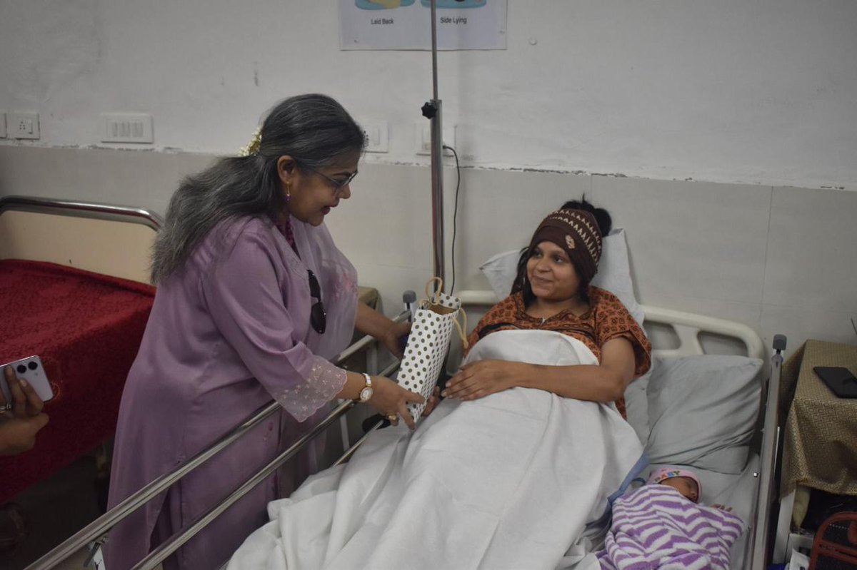 ProDefLko's tweet photo. Mrs Rajitha Hariharan, ZonalPresident #StrikeOne AWWA visited the state-of-the-art, Early Intervention Centre and Family Ward at #MHMathura.

(1/3) https://t.co/3BRBixNhff