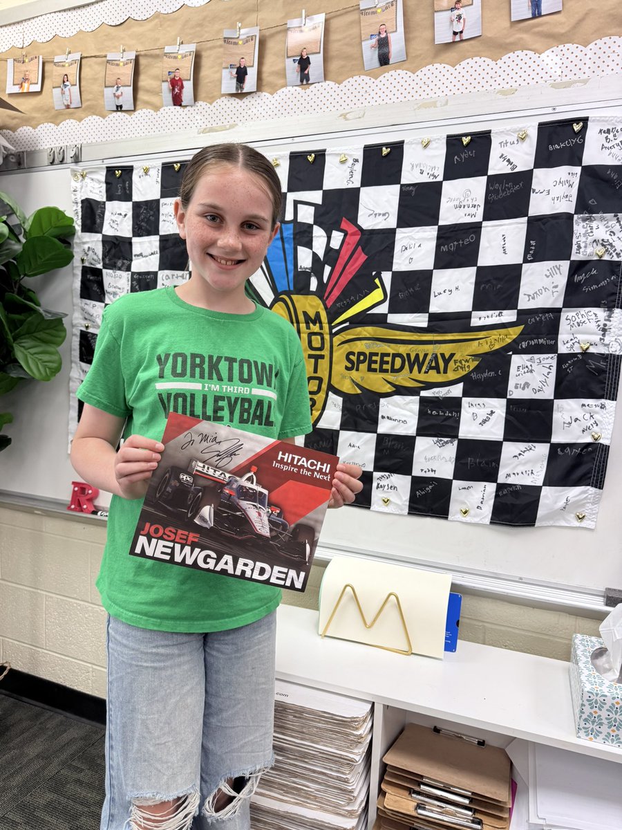 MrsReffett's tweet photo. Thank you for making my students' and I's day!🥰🏁🏎️

@Team_Penske @malukasdavid @josefnewgarden @smclaughlin93 

#FABulousinFourth https://t.co/Q8ZliYEURC