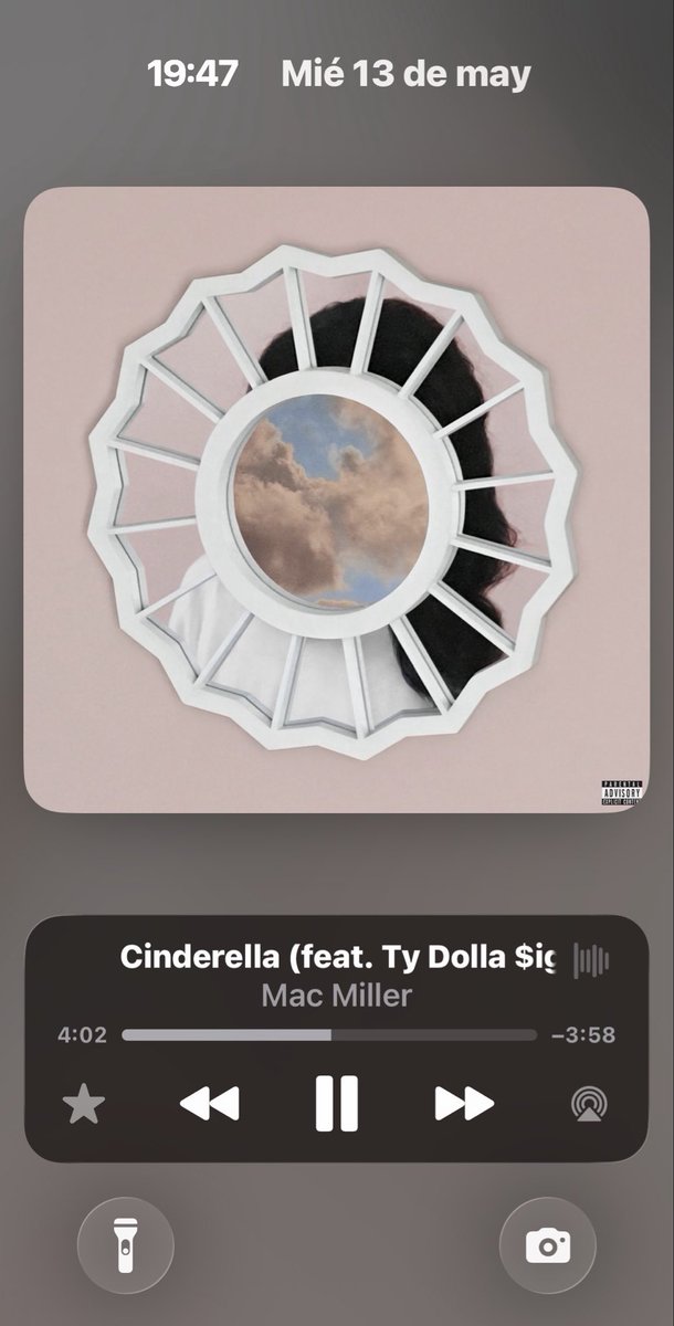 Prettysernaa's tweet photo. Estoy condenada a esta canción https://t.co/RO9dGtsVut