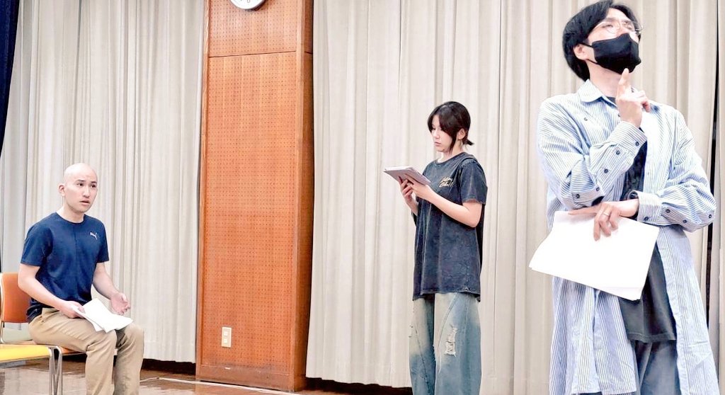 80810N's tweet photo. 集団視力検査第5回公演『ヘドニア·キュクロス』

稽古やってます。

皆が僕の役名「ファマ」の言いづらさに悪戦苦闘してます。
早く口馴染んで欲しいものです。

◆チケット予約
https://t.co/duc0LmYIPy
◆応援旗
https://t.co/rQgN806I2U
◆応援ガーランド
https://t.co/xTurbHToPH https://t.co/9NTNqpFuWR