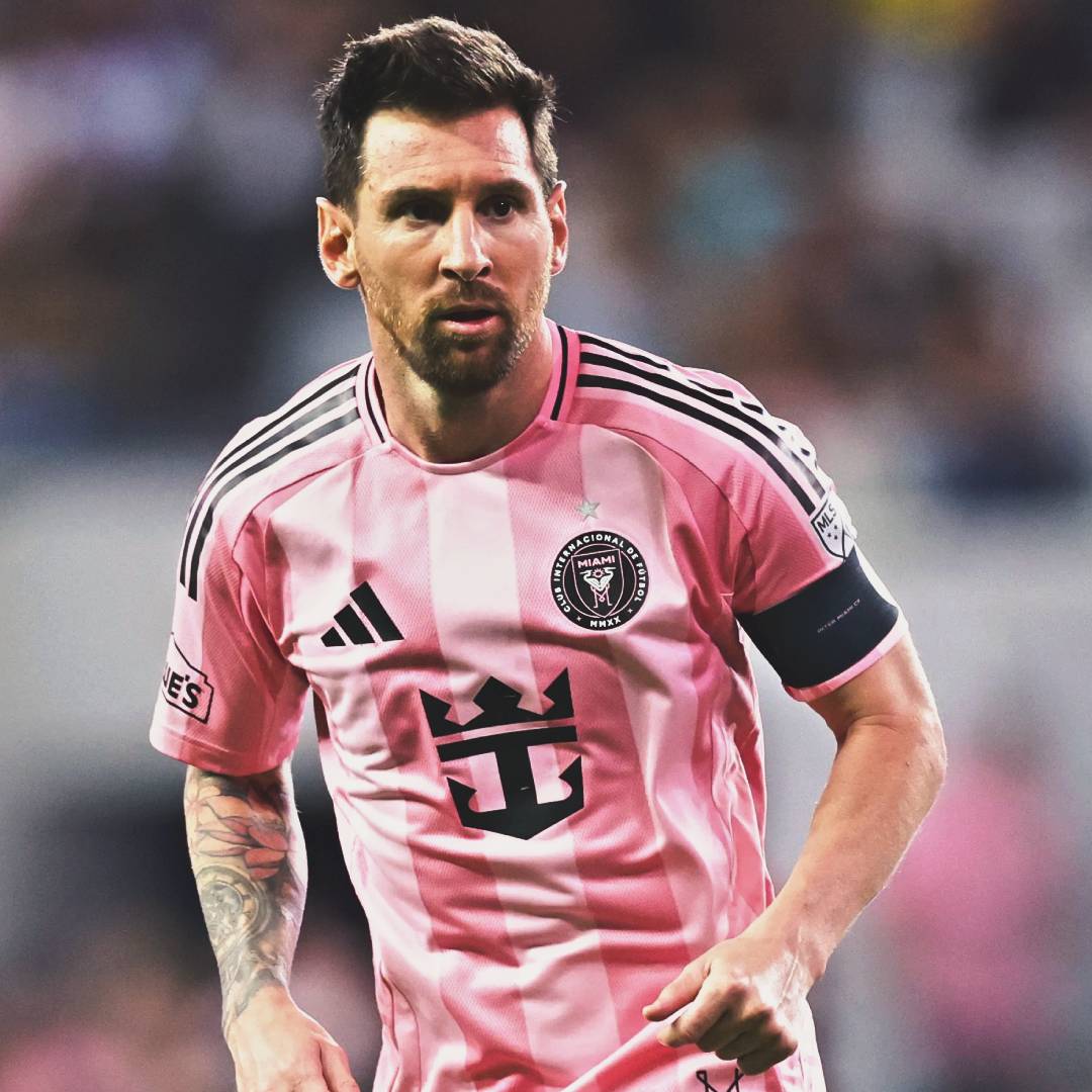 R10 Score tweet media