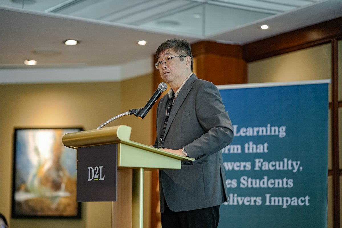 D2L tweet media