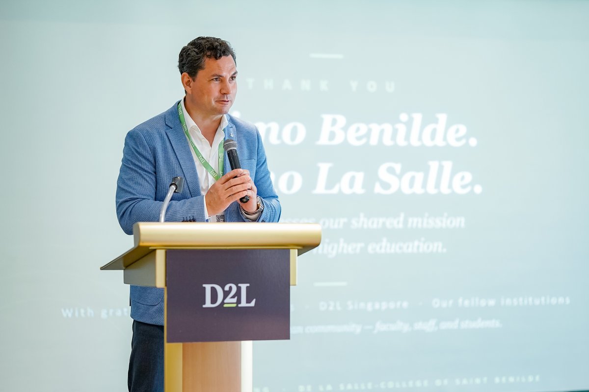 D2L tweet media