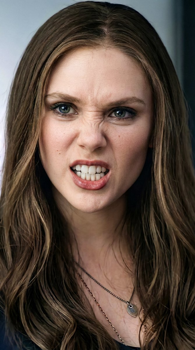 UHQ_TWEETS's tweet photo. Elizabeth Olsen 🥰 https://t.co/ohVUNzyXmF
