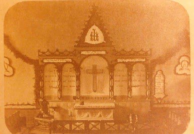 HappyThurifer's tweet photo. We forget the Oxford Movement did not immediately reintroduce images into Anglican worship.

For example, here is what the Advent, Boston looked like circa 1845. The cross above the altar was so offensive to the bishop, he refused to return to the parish unless it was removed. https://t.co/5oZMLJW59t