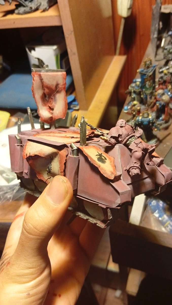 Eldonwea01's tweet photo. @40ktrasfondo Fuera de temas pero, que opina del Rhino de paperhammer que hice para mis Hijos del Emperador? https://t.co/23hYo91CUj