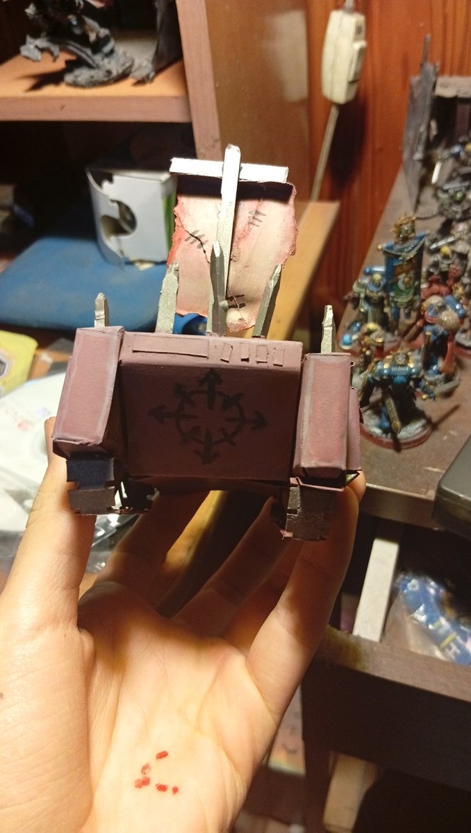 Eldonwea01's tweet photo. @40ktrasfondo Fuera de temas pero, que opina del Rhino de paperhammer que hice para mis Hijos del Emperador? https://t.co/23hYo91CUj