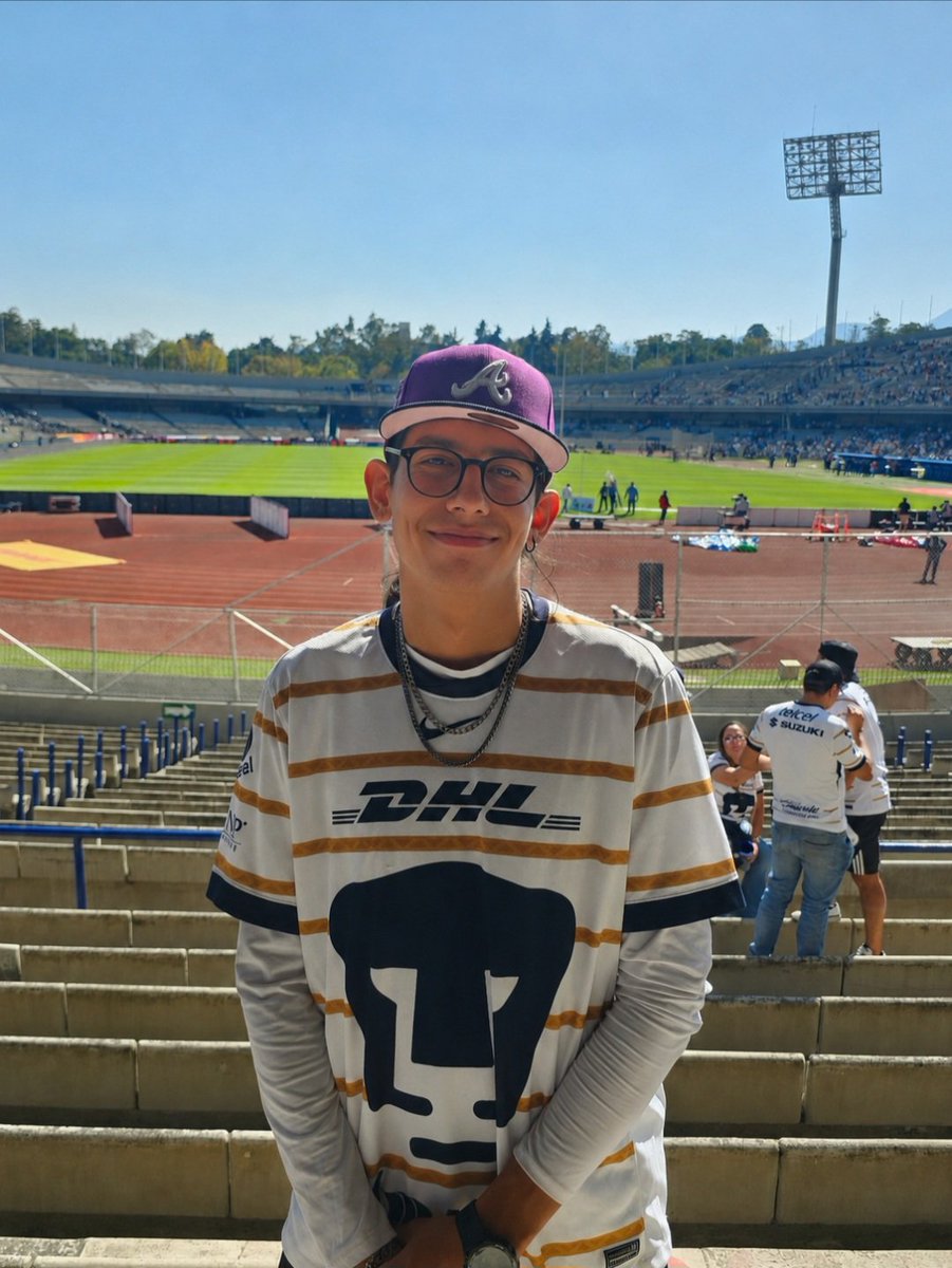 high_mppp's tweet photo. @PumasMX @CervezaTecate @Dannthvk @kaicmvlr @charal_Tporocho @alondrajaimes5 @MikePachecoxd 
#TecatePorTi #CervezaOficial 
#UnidosPorLaHistoria 🐾🐾
Ayer en la preventa no me abrió la app del banco y hoy no alcancé boletos 😭😭 https://t.co/C9YemGezdc