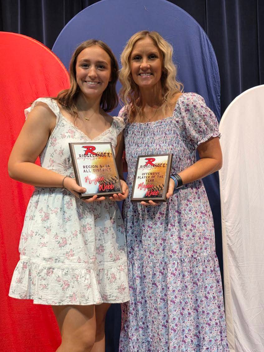 mayleewebb's tweet photo. Well sophomore year softball banquet is done. Thanks to region 6-4A coaches for their All-District recognition and to Coach Allen for awarding me Offensive player of the year.  Wouldn't be possible without my teammates and God's blessings!  For His Glory!

@coachmatthudson https://t.co/qXW5xX3H2M