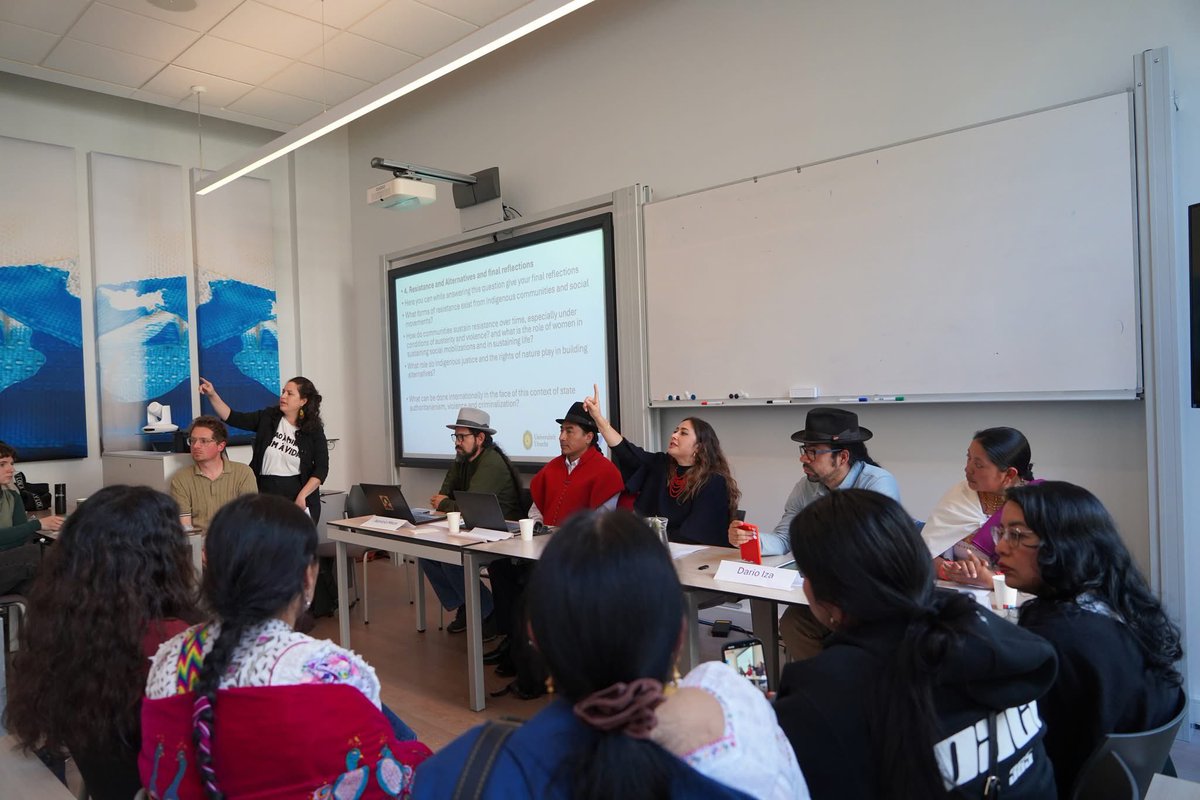 LeonidasIzaEc's tweet photo. Participamos del encuentro desarrollado en @UniUtrecht en los Países Bajos, un espacio de denuncia ante la comunidad internacional sobre la grave situación que atraviesa el Ecuador, marcada por el avance del extractivismo, la militarización de los territorios y la criminalización impulsada por el gobierno de Daniel Noboa contra quienes defendemos el agua, la tierra y la soberanía de las comunidades.

Durante el encuentro se expuso cómo las políticas extractivas continúan afectando a los pueblos indígenas, campesinos y sectores populares, generando conflictos sociales, vulneración de derechos humanos y persecución judicial contra dirigentes y defensores de la naturaleza. Asimismo, se alertó sobre el uso de la fuerza y mecanismos de intimidación para imponer proyectos mineros y extractivos en distintos territorios del país. 

Desde la ECUARUNARI se reiteró el llamado a la solidaridad internacional y a la vigilancia permanente frente a las acciones que buscan silenciar las luchas sociales y debilitar la resistencia de los pueblos indígenas del Ecuador.