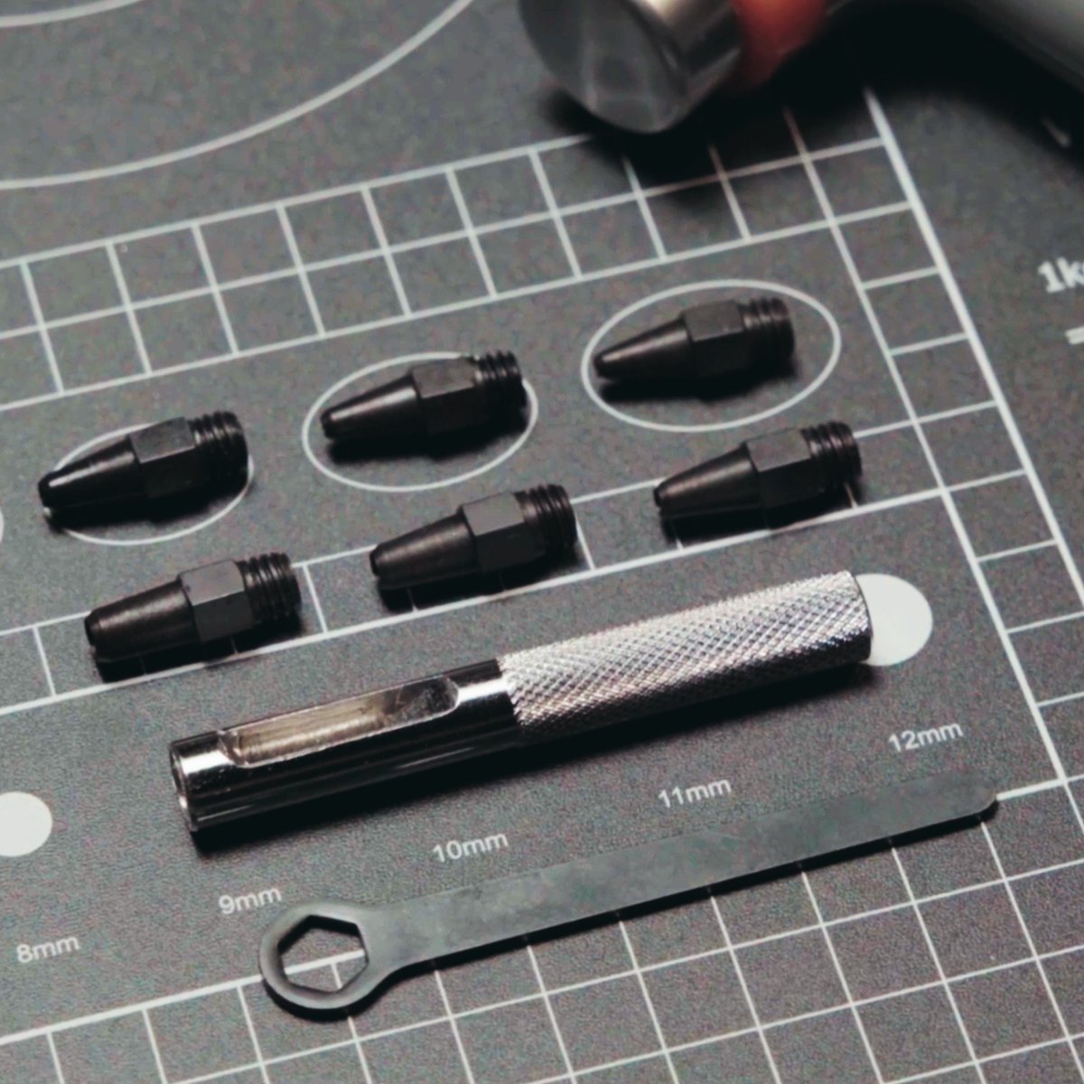 OWDENCRAFT's tweet photo. Master leathercraft with OWDEN's 6-in-1 mini punch set! Perfect for holes, laces, snaps &amp; more. Get yours today! #leathercraft #DIY #OWDENtools

#OWDEN #leathercrafttool #DIYtool #handtool #leatherworks #leathercrafts  #leatherart #leathertool #leathertoolforsale https://t.co/Hs39Bj0s63